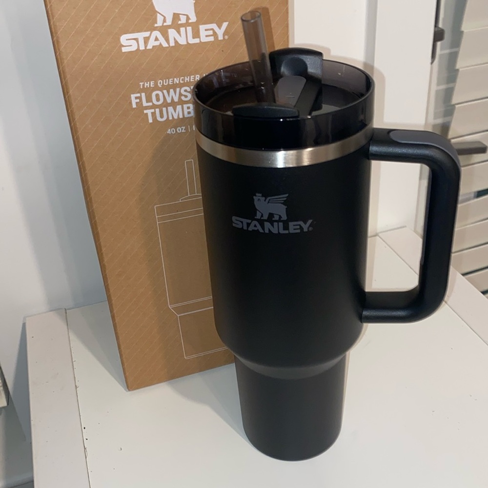 Black Stanley travel quencher 40 oz new in box